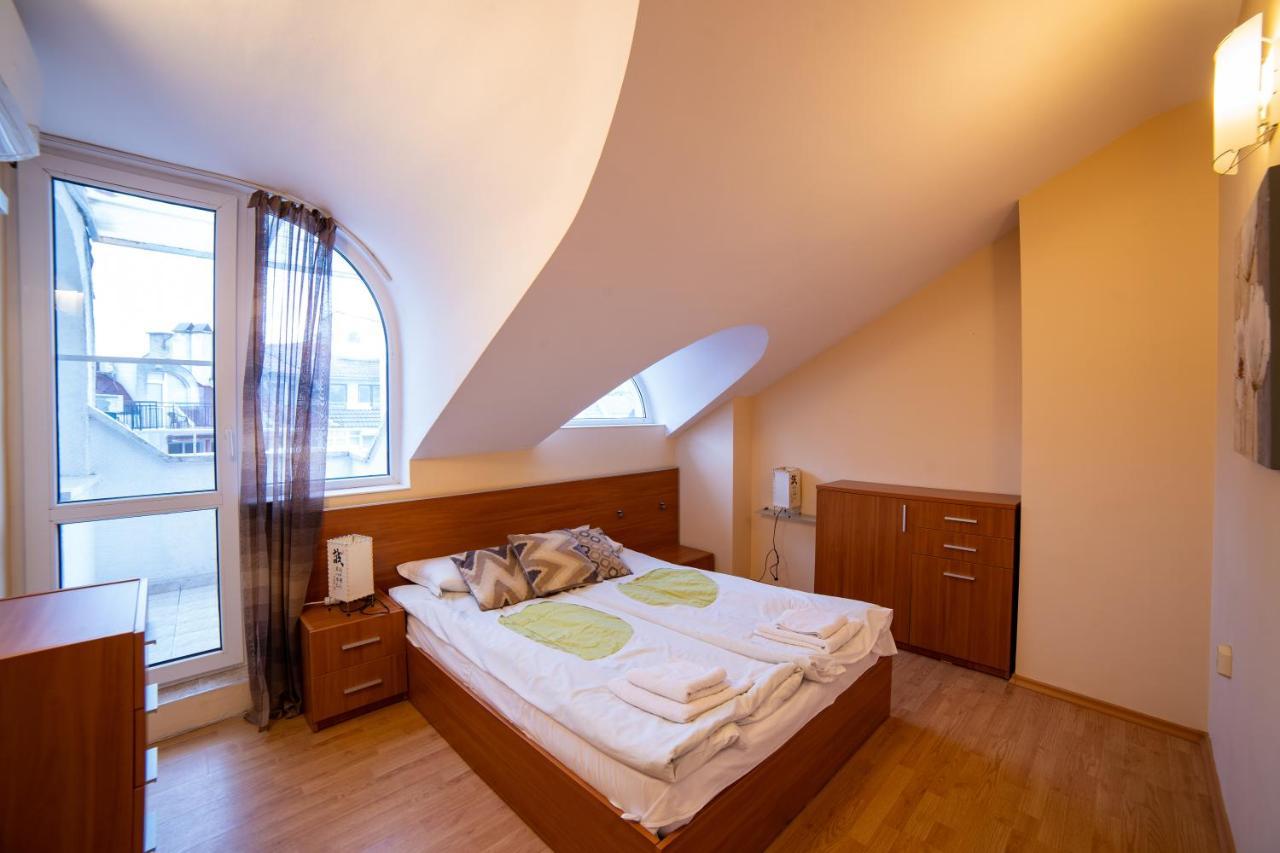 Maisonette Picadilly Varna Bagian luar foto