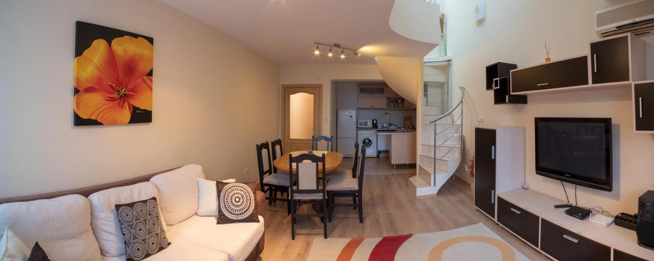 Maisonette Picadilly Varna Bagian luar foto