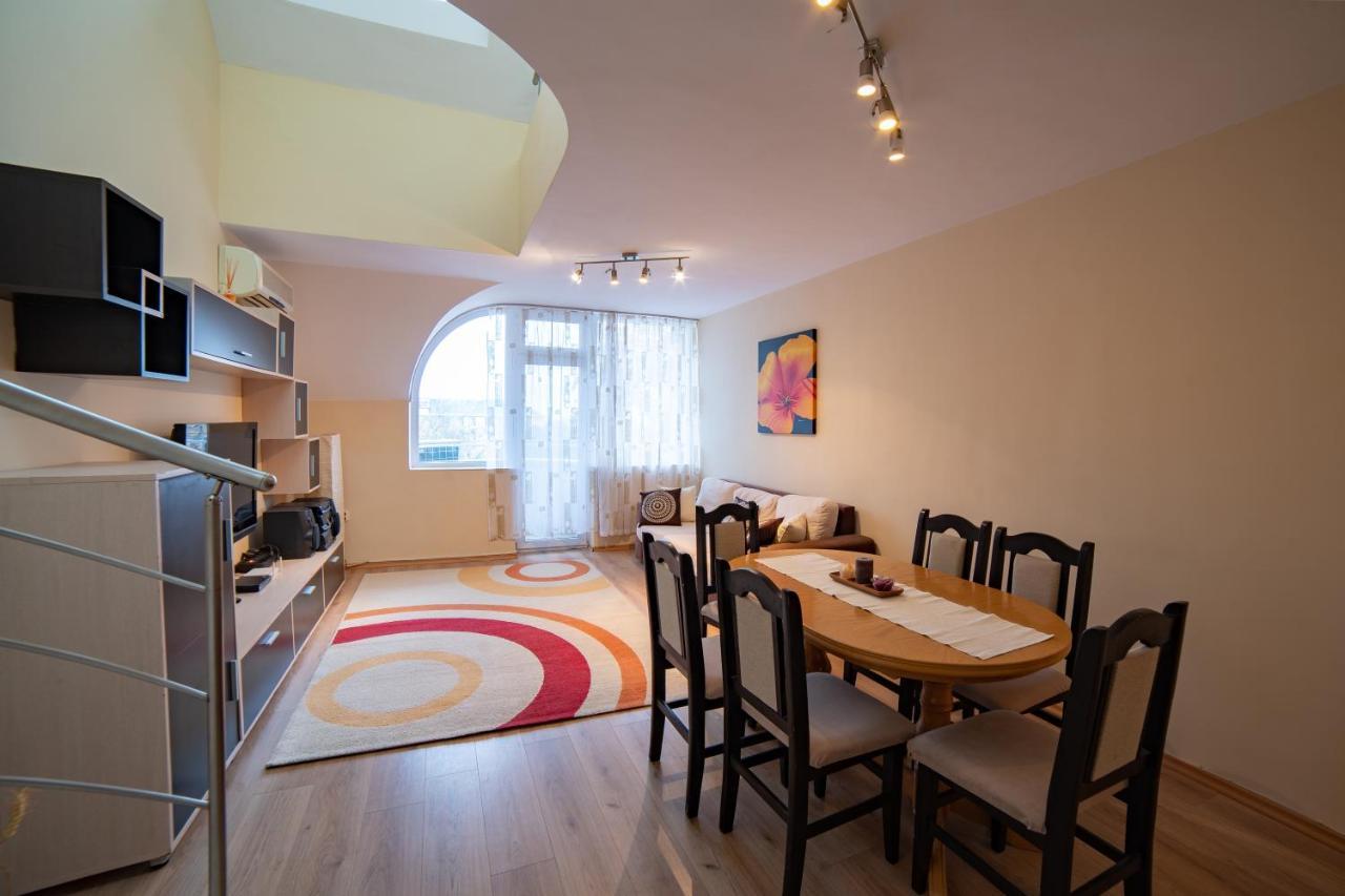 Maisonette Picadilly Varna Bagian luar foto